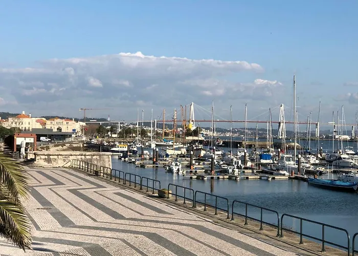 Two Bedroom Near And Casino Апартаменты *